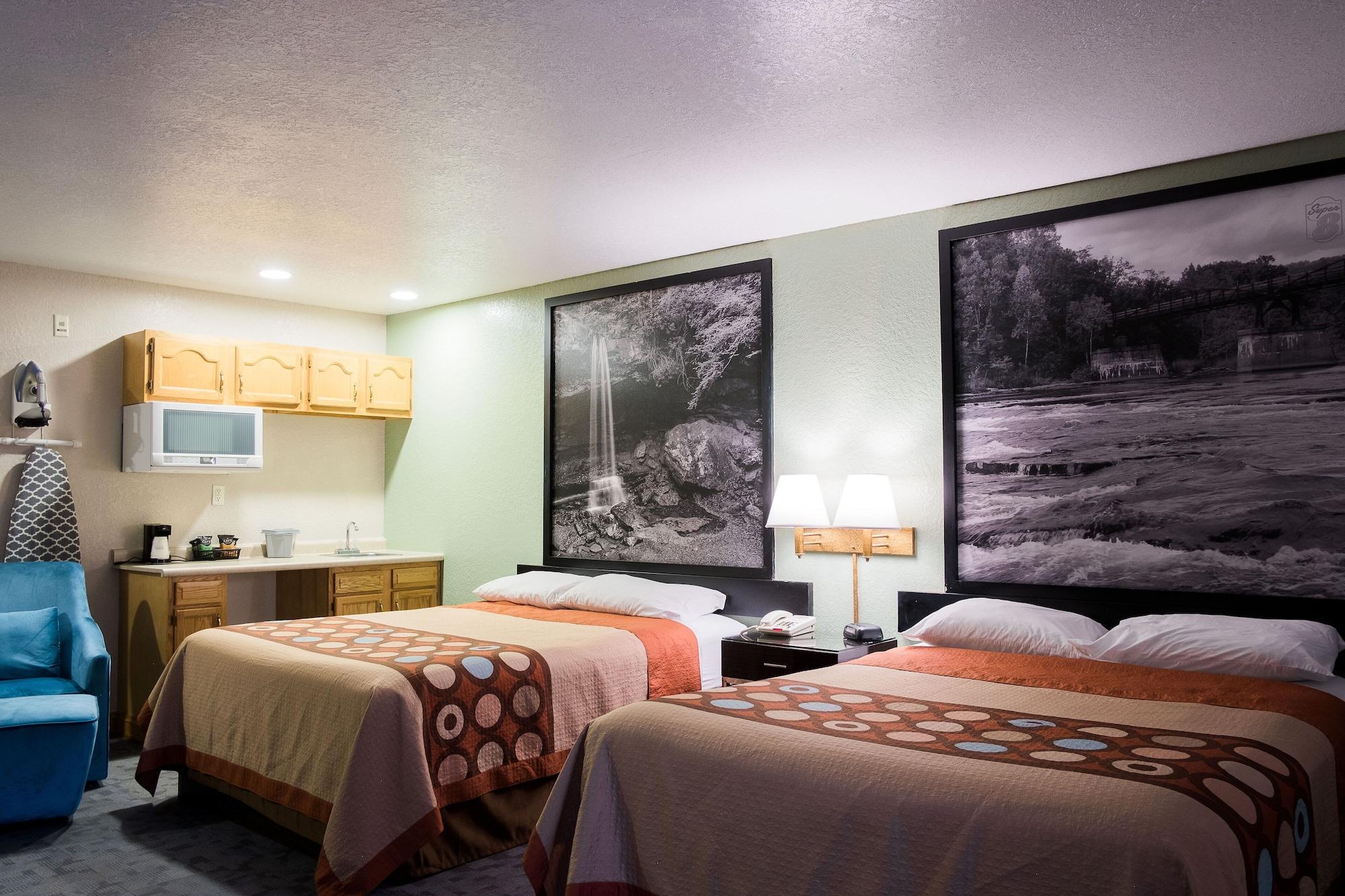 Super 8 By Wyndham Uniontown Pa Hotel Bagian luar foto