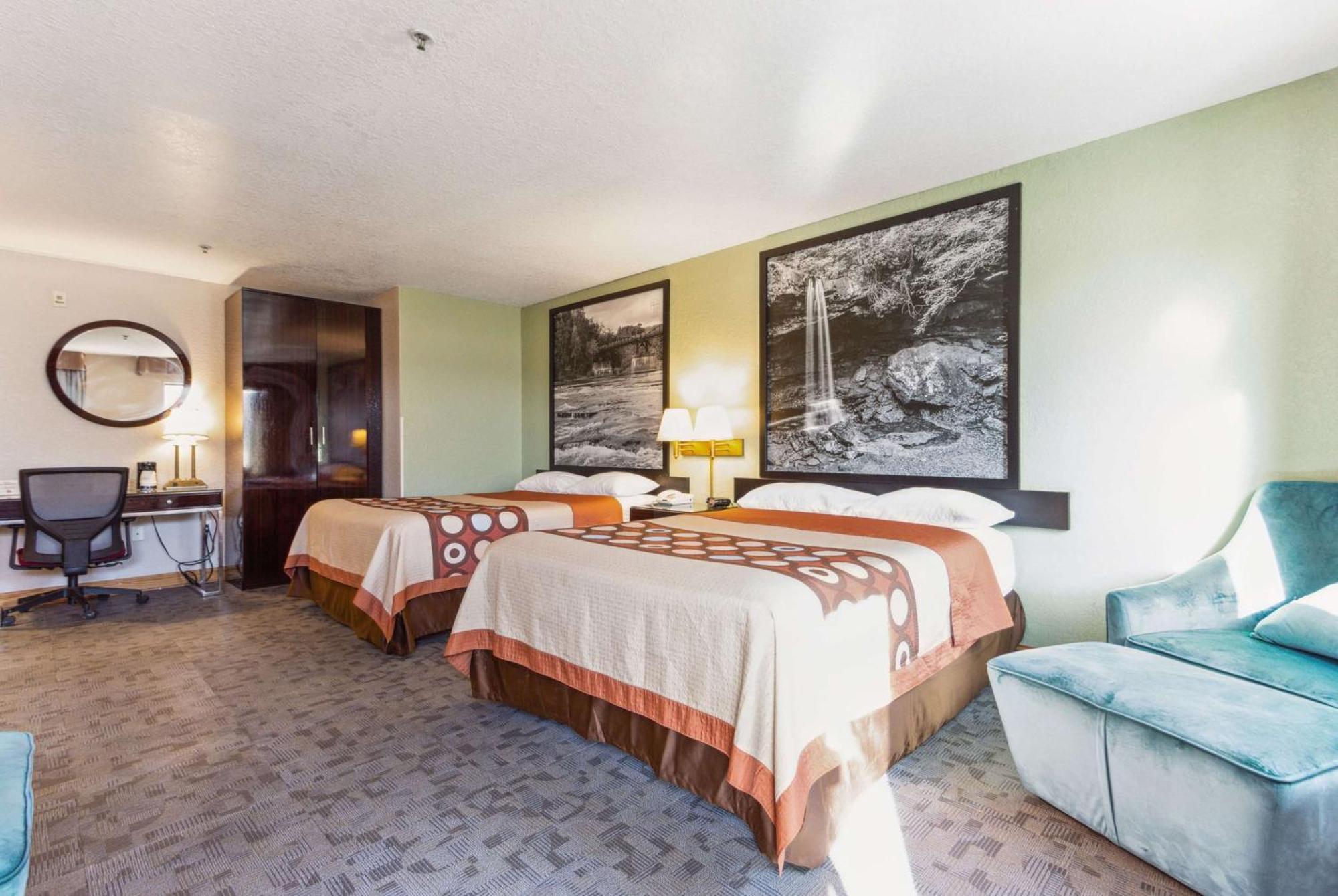 Super 8 By Wyndham Uniontown Pa Hotel Bagian luar foto