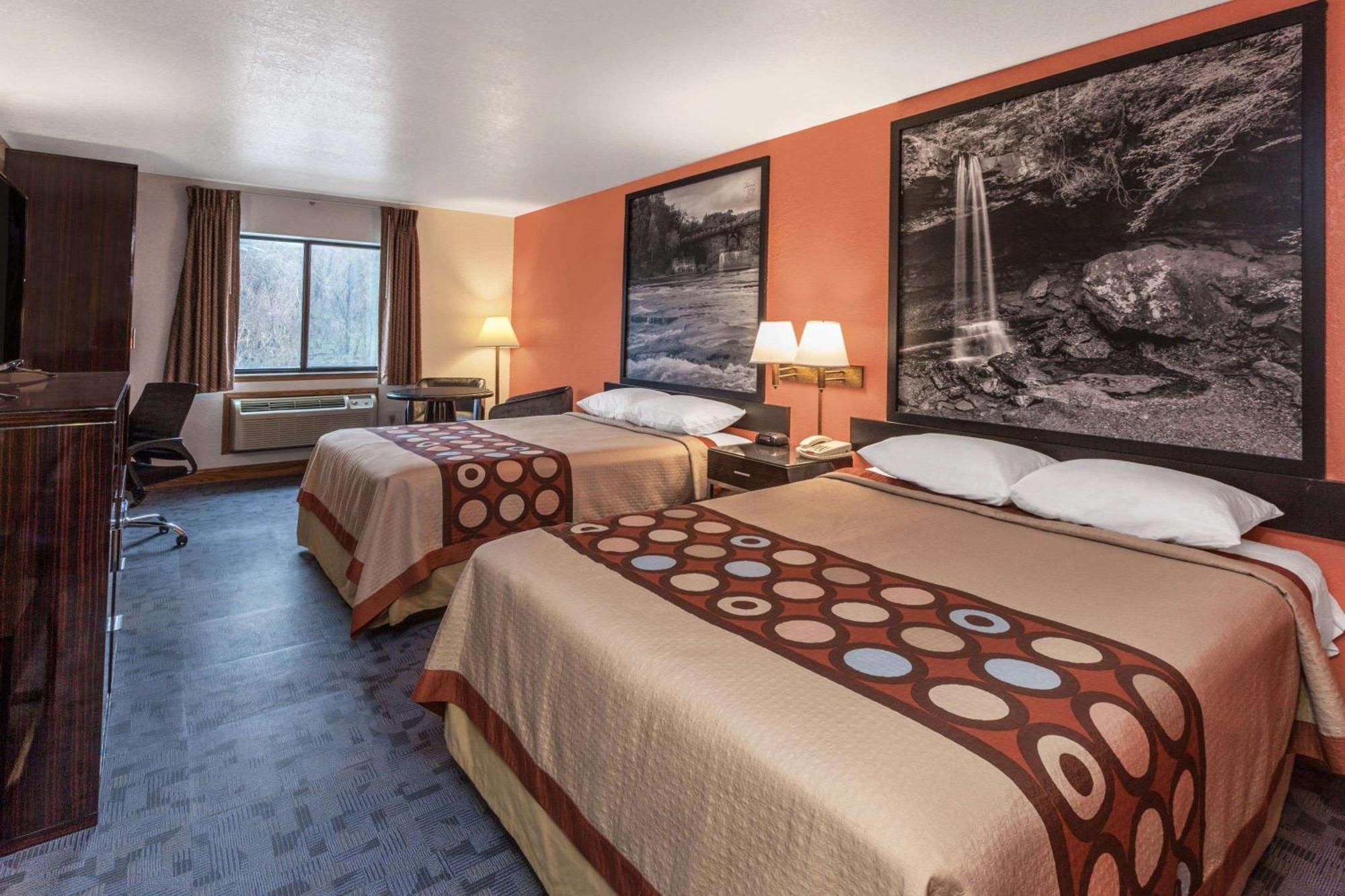 Super 8 By Wyndham Uniontown Pa Hotel Bagian luar foto