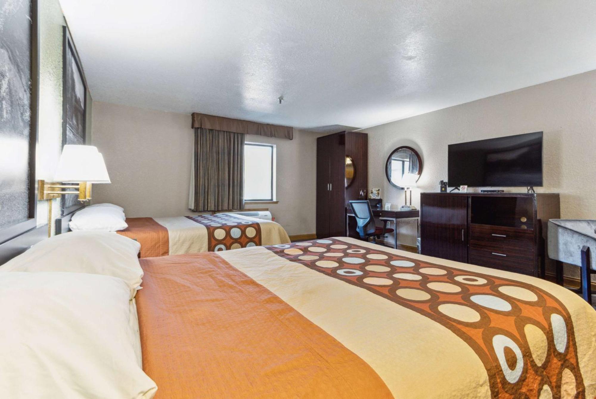 Super 8 By Wyndham Uniontown Pa Hotel Bagian luar foto