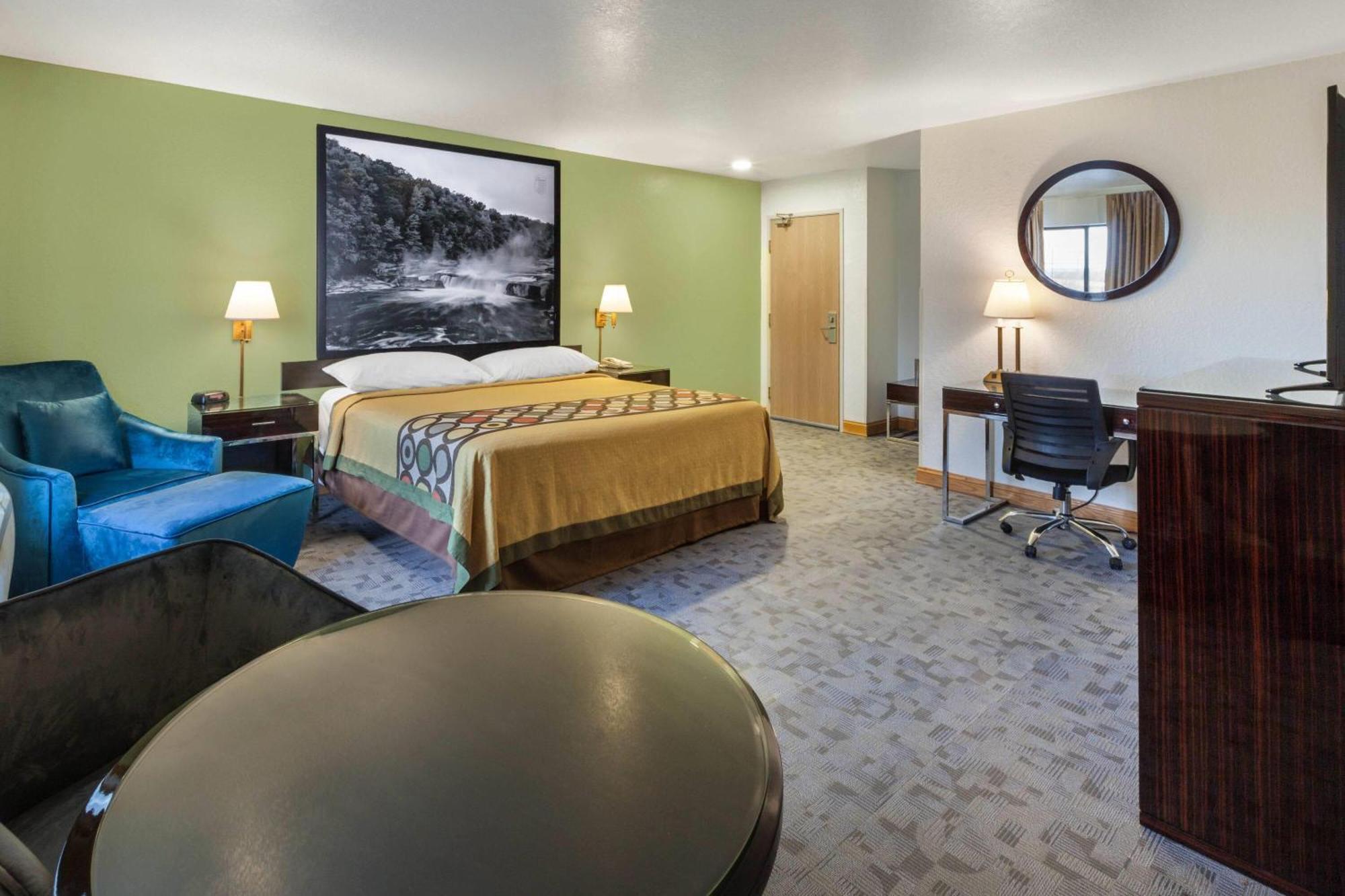 Super 8 By Wyndham Uniontown Pa Hotel Bagian luar foto